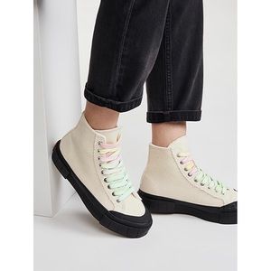 Good News sneaker worn once